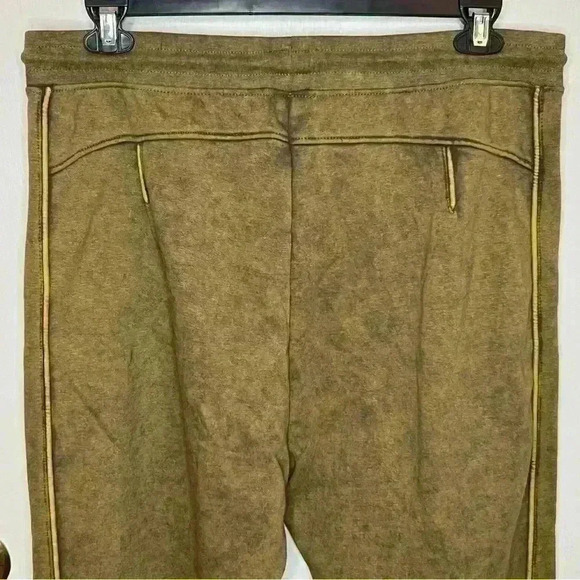 Alphalete Joggers Mens X-Large Core Essential NWOT Golden Brown Sweatpants - Picture 7 of 8